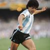 Diego Maradona passou pelos clubes Argentinos Juniors, Boca Juniors, seu time do coração, Barcelona, Napoli, Sevilla, Newell's Old Boys e encerrou a carreira no Boca, em 1998