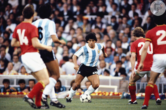 Romário e mais jogadores de futebol lamentam morte de Diego Maradona