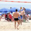Rodrigo Hilbert jogou futevôlei na praia do Leblon