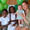Giovanna Ewbank posa com os três filhos, Títi, Bless e Zyan
