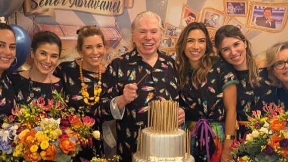 Silvio Santos combina look com a família em festa de 90 anos: 'Pijamas'