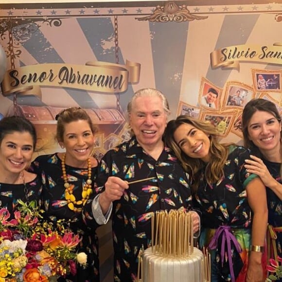 Silvio Santos ganhou bolo com 90 velas