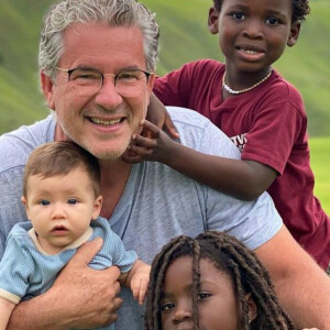 Giovanna Ewbank fez foto do pai ao lado dos seus filhos: 'Superavô'