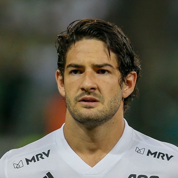 Alexandre Pato é casado com Rebeca Abravanel, uma das filhas de Silvio Santos