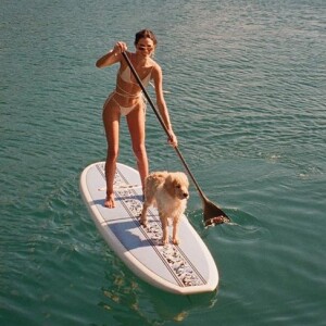 Bruna Marquezine e as amigas alugaram uma ilha exclusiva para a virada do ano