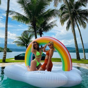 Rafa Kalimann curte viagem de fim de ano com Manu Gavassi, Bruna Marquezine e Thelminha