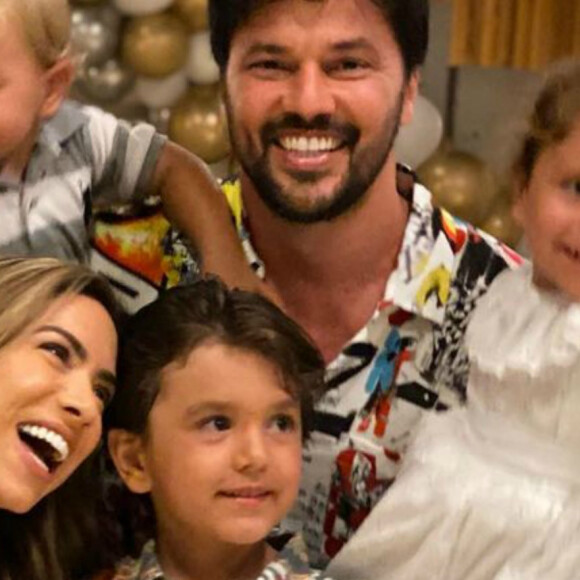 Patricia Abravanel reuniu o marido e filhos em foto de réveillon: 'A vida tem que ser celebrada!'