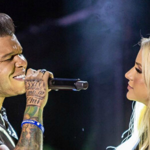 Gabi Martins divertiu Tierry ao legendar foto: 'Eu disse sim... Para o convite de espetinho com farofa na esquina!'