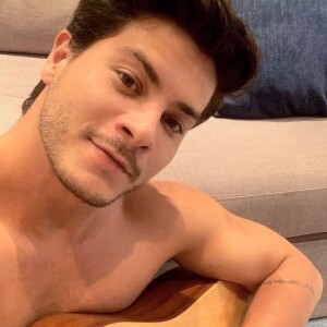 'Óbvio que quero recuperar essa mulher maravilhosa, que perdi para mim mesmo, recuperar minha família, e quero ter uma nova oportunidade, sim', disse Arthur Aguiar