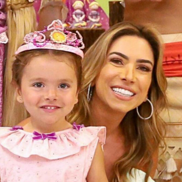 Filha de Patricia Abravanel, Jane comemorou 3 anos com festa