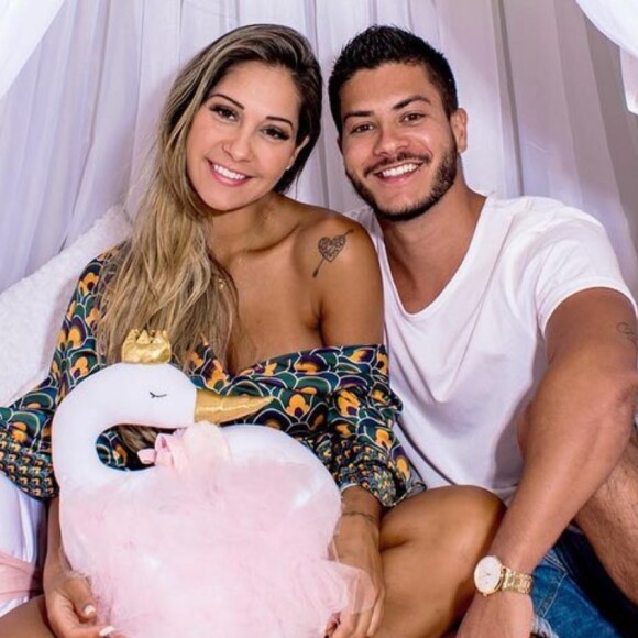 Arthur Aguiar fala sobre o estado de saúde da ex-mulher, Mayra Cardi