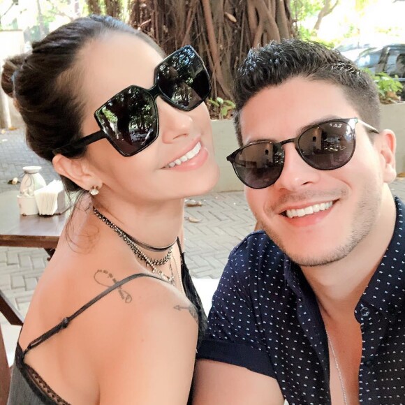 Arthur Aguiar tem se dedicado para cuidar da ex Mayra Cardi