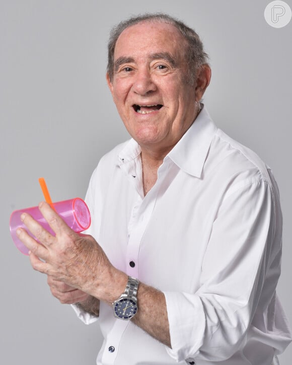 Renato Aragão fez 86 anos e negou sentir peso da idade: '68. É muita ginástica, exercício, leitura para cabeça. Corro na frente para a idade não me alcançar'