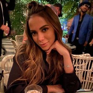 Anitta visitou o restaurante Komodo. Com culinária do sudeste asiático, o estabelecimento badalado fica no epicentro do bairro de Brickell, em Miami