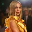 Jennifer Lopez nega ter botox ou plástica no corpo