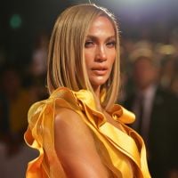 Natural! Jennifer Lopez garante não ter botox ou plásticas aos 51 anos: 'Sou honesta'