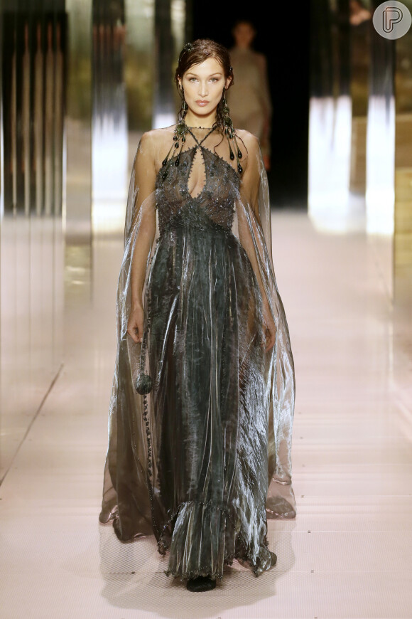 Vestido com transparência total é trend da semana de moda de alta-costura de Paris!