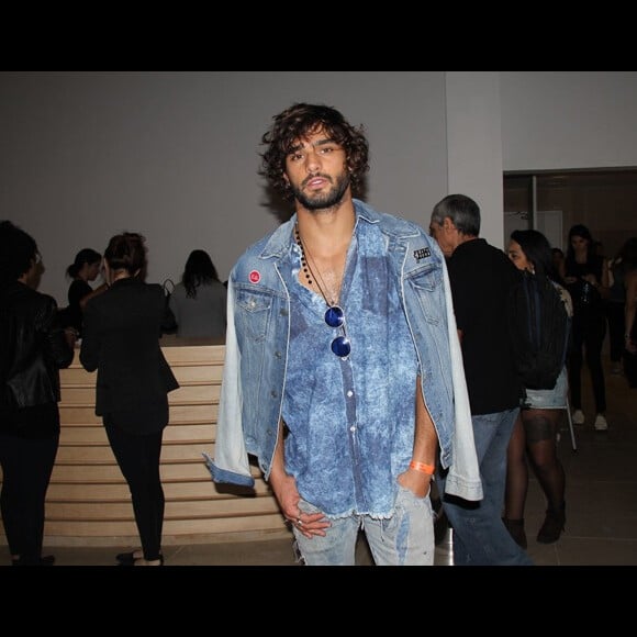 Marlon Teixeira troca curtida com Débora Nascimento