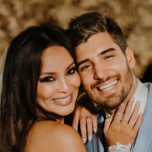 Carol Nakamura e o marido, Gui Leonel, posam com Juan Nakamura e a namorada, Erika Januza, em 6 de fevereiro de 2021