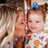 Angelina, filha de Zé Neto e Natália Toscano, completou 8 meses em janeiro