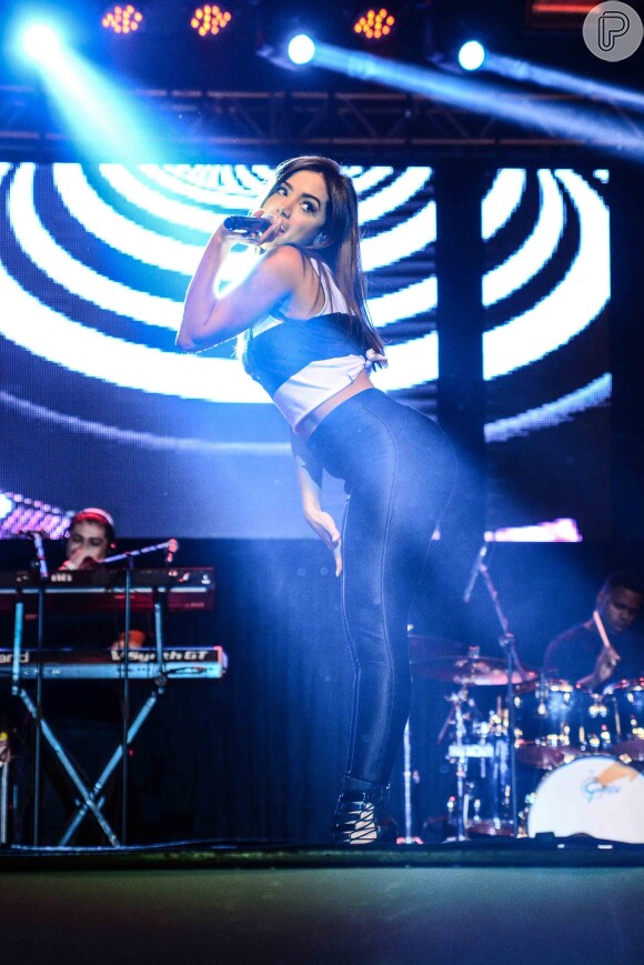 Anitta fez pocket show no 13º Prêmio Jovem Brasileiro 2014, na noite de terça-feira, 11 de novembro de 2014, no Palácio das Convenções Anhembi, em São Paulo
 