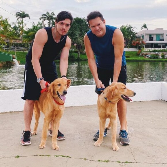 Ximbinha mora com o enteado, a quem ele chama de filho