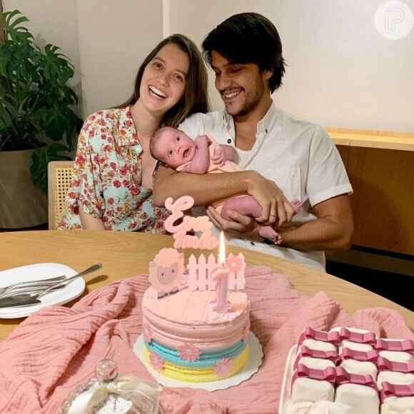 Nathalia Dill e o noivo, Pedro Curvello, comemoram em janeiro o primeiro mês da filha, Eva, com festa reservada