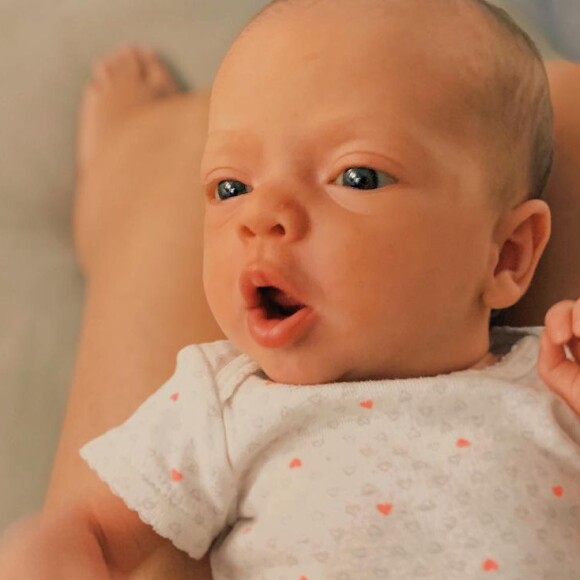 Isabel nasceu às 4h05, com 3,490 g e 50 cm, na maternidade Perinatal, em Laranjeiras, Zona Sul do Rio de Janeiro