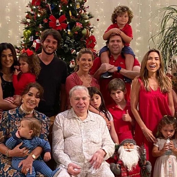 Silvio Santos reuniu a mulher, Iris Abravanel, e uma parte das filhas, genros e netos no Natal