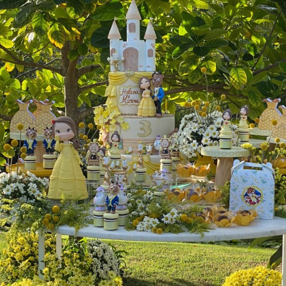 Filhas de Ivete Sangalo celebram aniversário ao ar livre