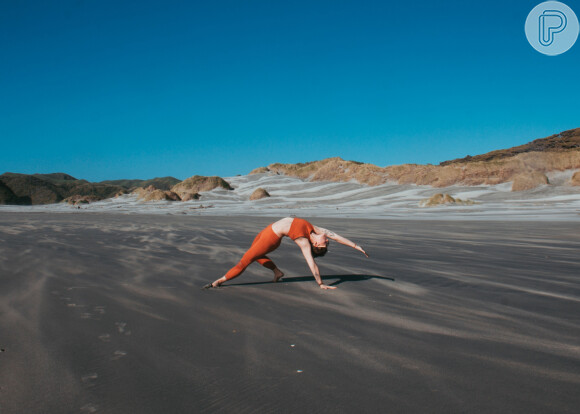 Yoga pode ser dinâmica, intensa e bem divertida!