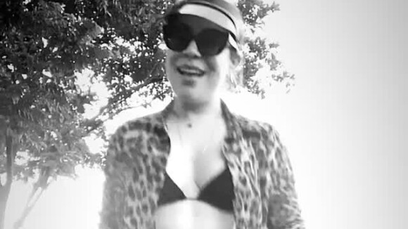 Naiara Azevedo mostrou barriga sarada em vídeo de biquíni publicado no Instagram