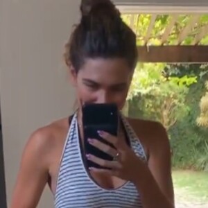 Mariana Goldfarb falou sobre corpo torneado na rede social