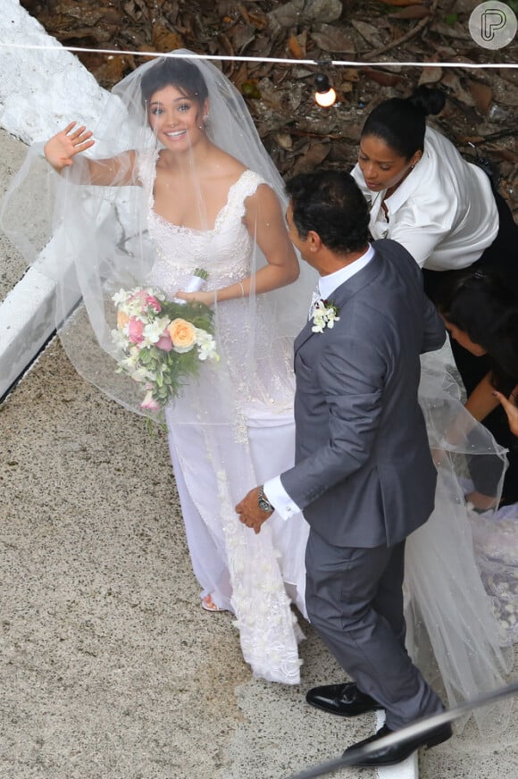 Sophie Charlotte com o pai, José Mario, no dia do seu casamento com Daniel de Oliveira