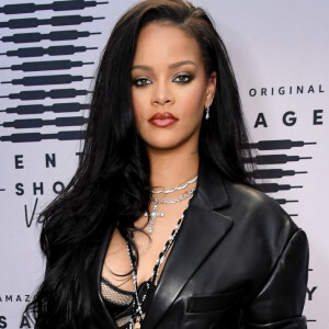 Rihanna também disponibilizou uma versão autografada de £ 1.495, aproximadamente R$ 11,2 mil