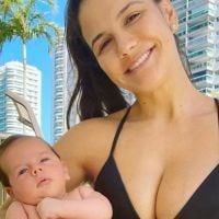 Kyra Gracie deixa barriga à mostra em foto com filho no pós-parto e web elogia: 'Corpo real'