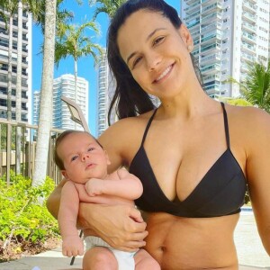 Veja foto de Kyra Gracie de biquíni após gravidez do 3º filho