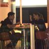 Cleo Pires conversa bastante durante o jantar com Rômulo Arantes Neto
