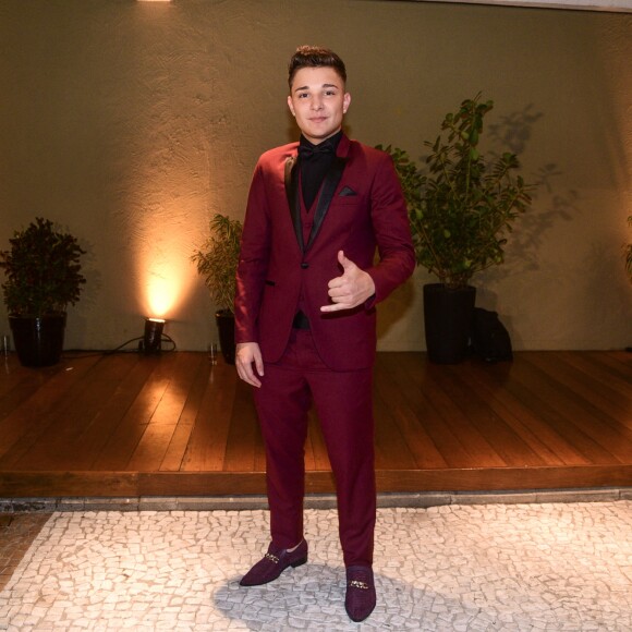 O cantor MC Gui foi conduzido à delegacia após ser flagrado cassino clandestino com aglomeração