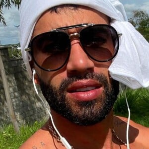 Gusttavo Lima foi alvo de comentários em foto de sunga