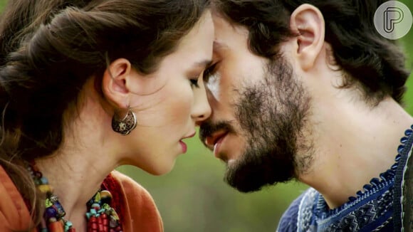 Novela 'Gênesis': Abraão (Vitor Novello) e Sara (Laryssa Ayres) se tornam marido e mulher