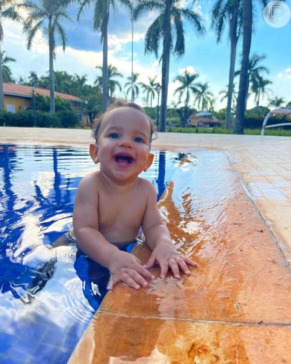Biah Rodrigues garantiu que Theo, de 10 meses, é um menino completamente saudável