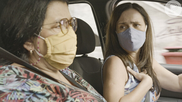 Na novela 'Amor de Mãe', Thelma (Adriana Esteves) vai atirar em Lurdes (Regina Casé)