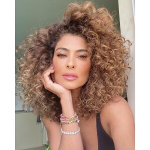 Juliana Paes admite desejo de emplacar cabelo natural em novelas