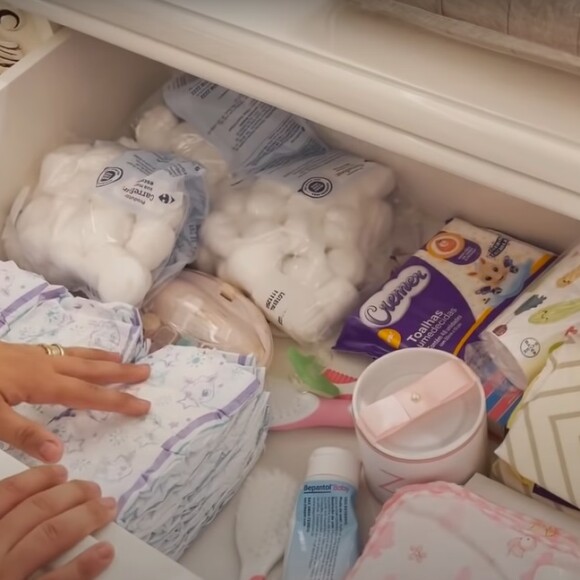 Quarto de filha de Simone tem decoração de princesa