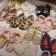 Filha de Simone tem duas gavetas de sapatos em 'quarto de princesa'