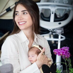 Romana Novais e Alok celebraram os 4 meses da filha, Raika