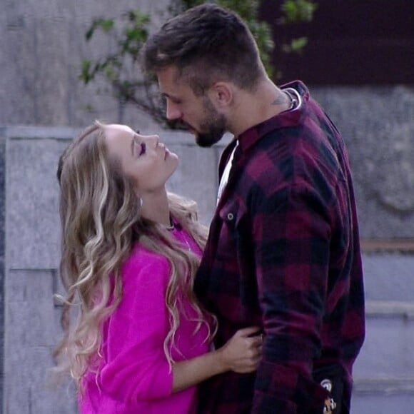 Carla Diaz analisa romance que viveu com Arthur no 'BBB21': 'Sempre fui muito sincera com meus sentimentos, sempre fui muito verdadeira, tudo que eu fiz na casa foi de verdade'