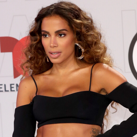 Anitta sobre encontro com Pharrell Williams: Só quero chorar