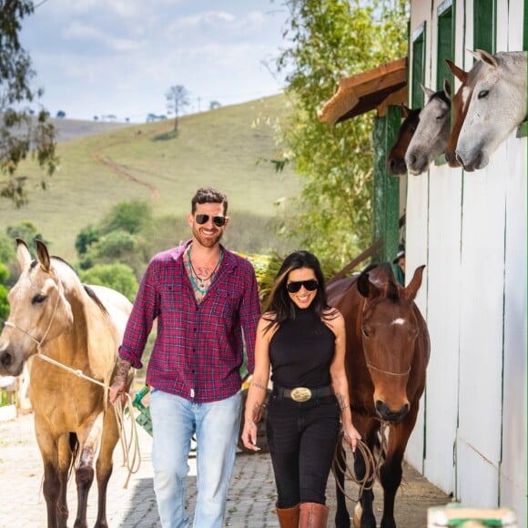 Cleo e Leandro D'Lucca assumiram relacionamento no começo deste ano